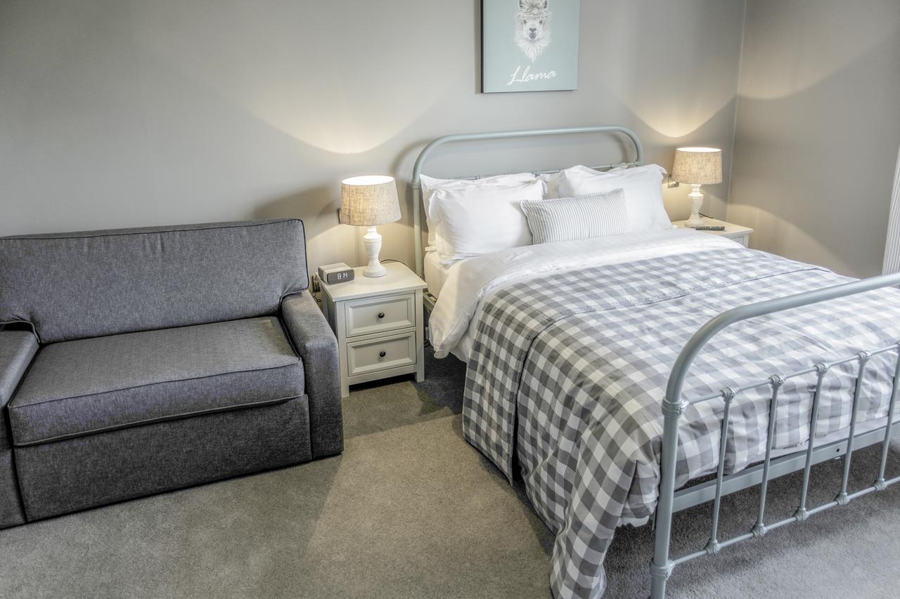The Saracens Head Bed and Breakfast Stafford Buitenkant foto